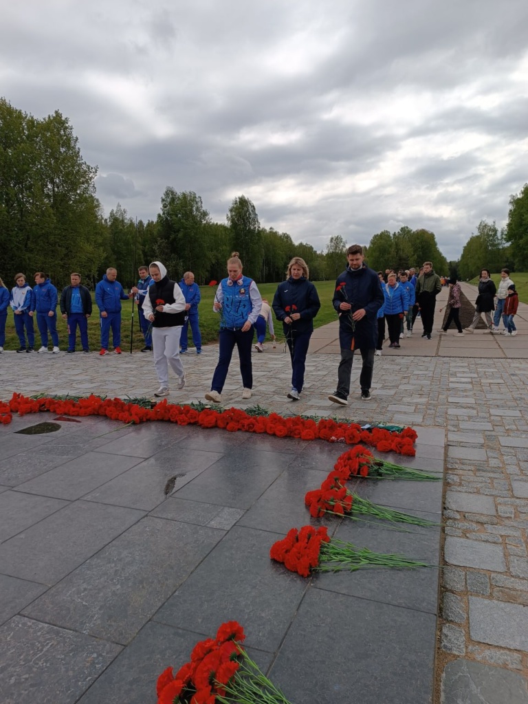 Боксеры и тяжелоатлеты посетили мемориальный комплекс «Хатынь» изображение 1